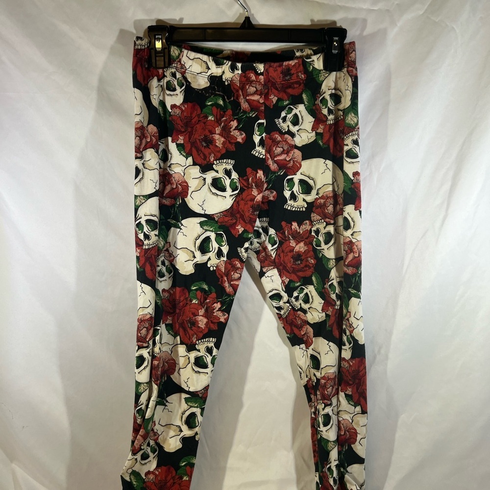 No Boundaries Red and Black Skull Floral Kids Leggings - Picture 1 of 2